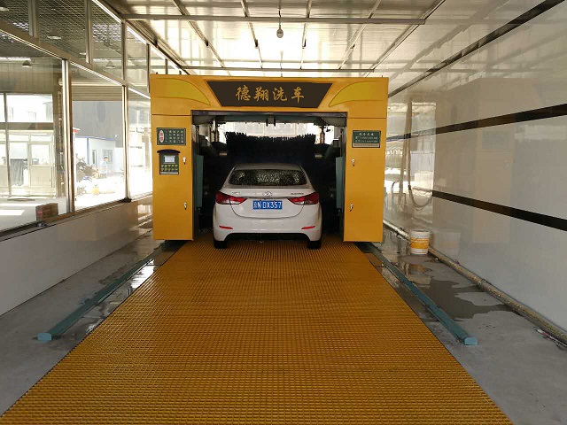 隧道式洗車機(jī)4